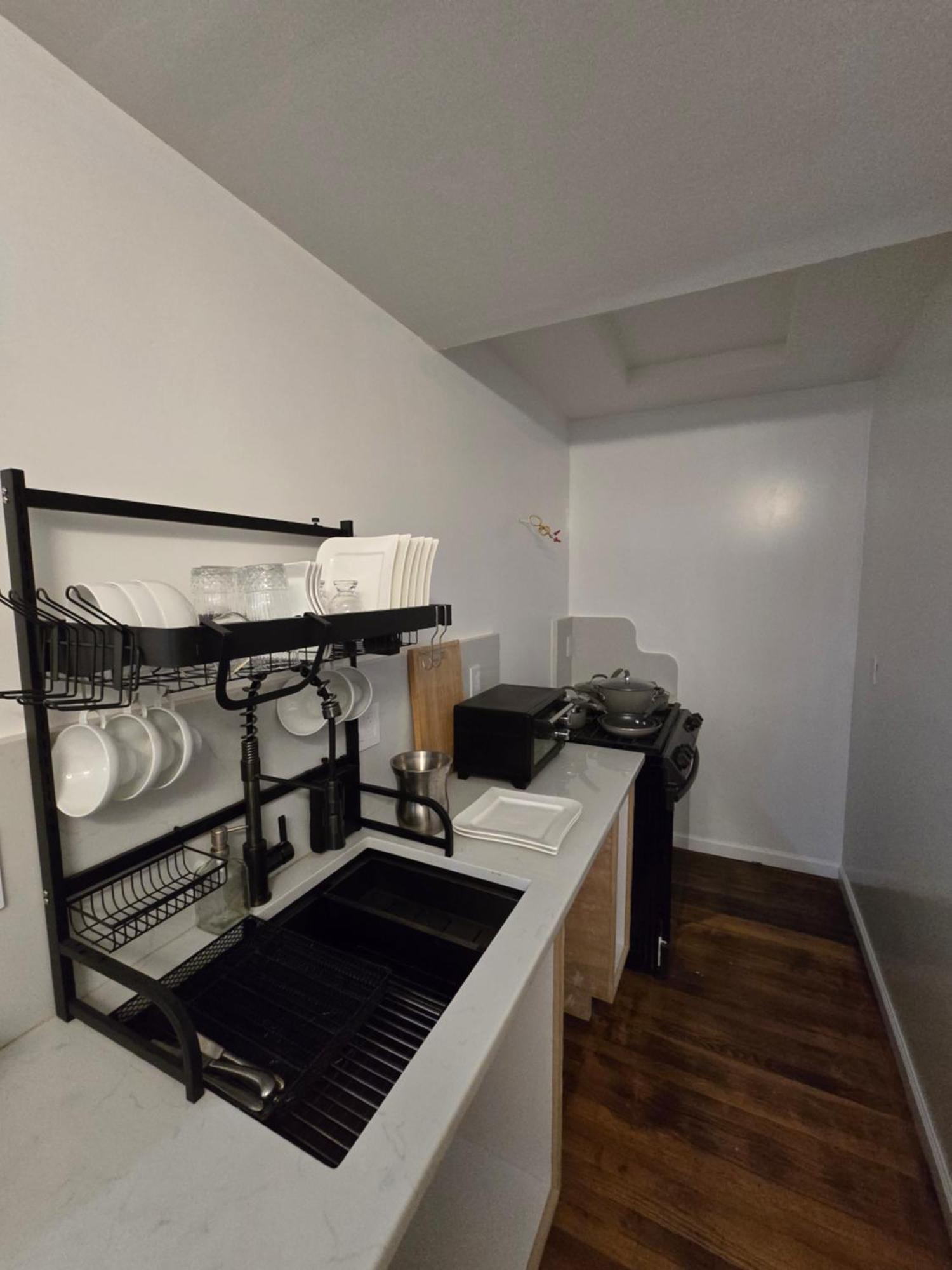 Beautiful Boston Bedroom - New Renovation Dış mekan fotoğraf